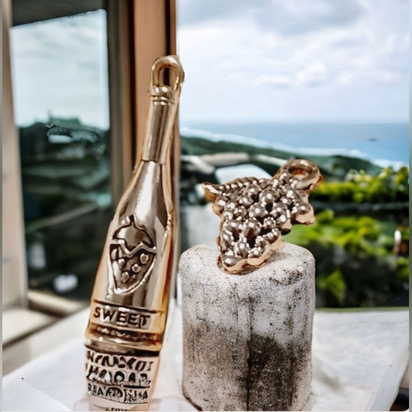 Wine Bottle and Grapes Charms - Picture 3 of 7